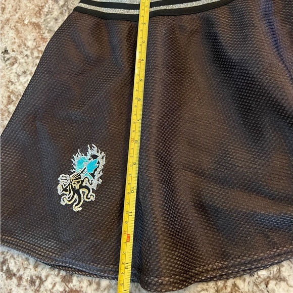 XXL (18) Disney Descendants 3 Plus Girls Black Skort Skirt Embroidered Skull Min - Picture 2 of 8